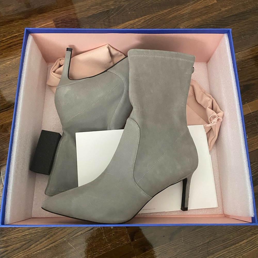 New Stuart Weitzman gray suede bootie